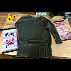 Women’s Libian Sweater Large